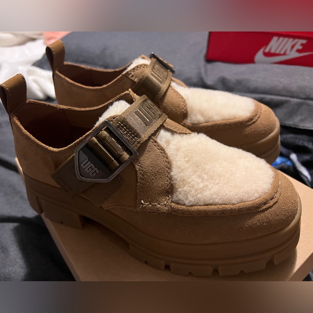 Ugg Ashton boot loafer